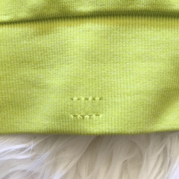 ❌SOLD❌EUC Lululemon Seamlessly Plunge Bra - Picture 7 of 7